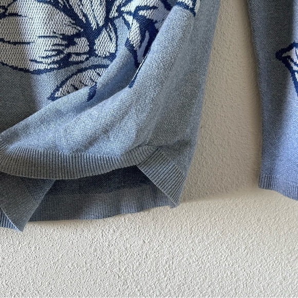 CHICO’S Women’s Fine Knit Sweater 1 Blue White Mix Media Floral Casual Spring - Picture 6 of 11
